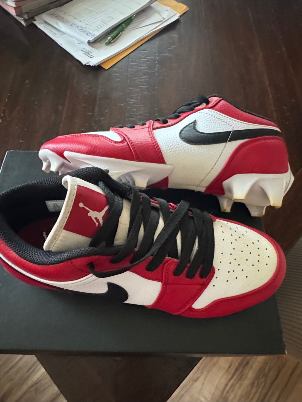 Nike Kids Red White Black Soccer Cleats with Swoosh size (7.5)